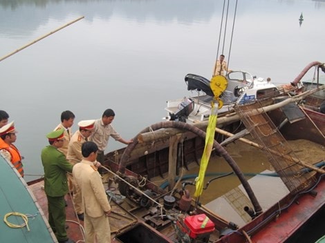 Gia Lộc phạt 1 cá nhân khai thác cát trái phép 84 triệu đồng